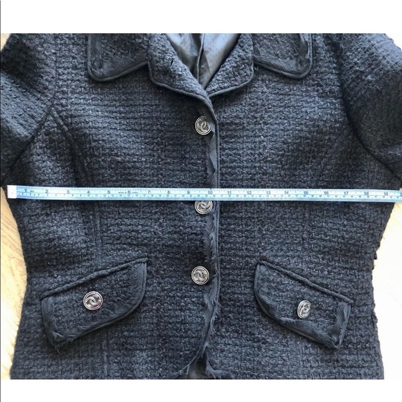 Chanel lover’s...get the look w/ this black blazer - Picture 6 of 8